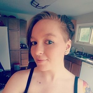 Meet your Posher, Kim